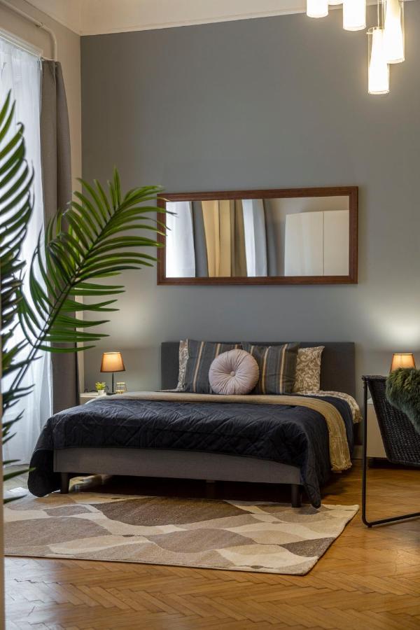 Spacious & Cozy Downtown Apartment With Balcony Budapest Extérieur photo