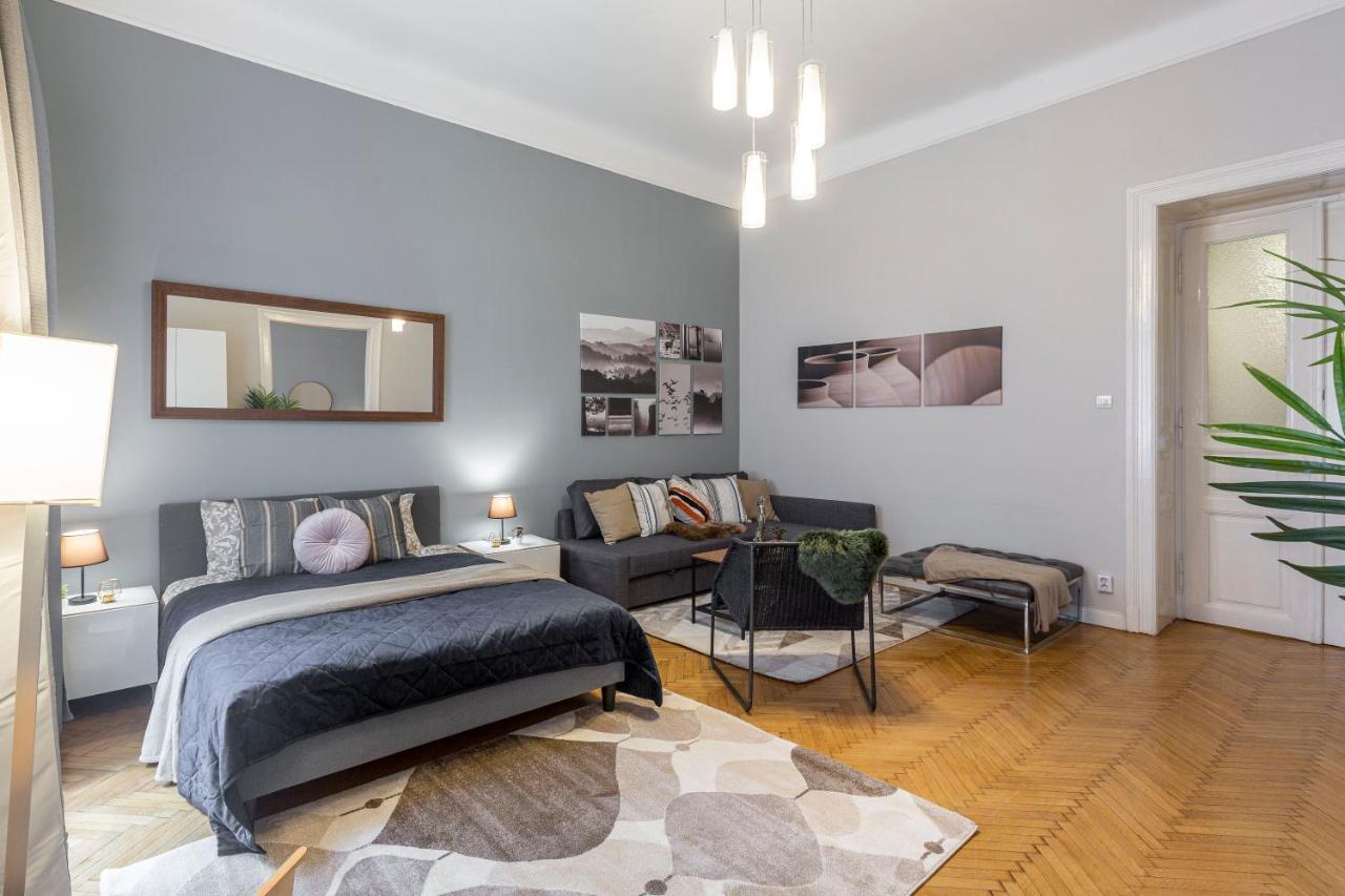 Spacious & Cozy Downtown Apartment With Balcony Budapest Extérieur photo