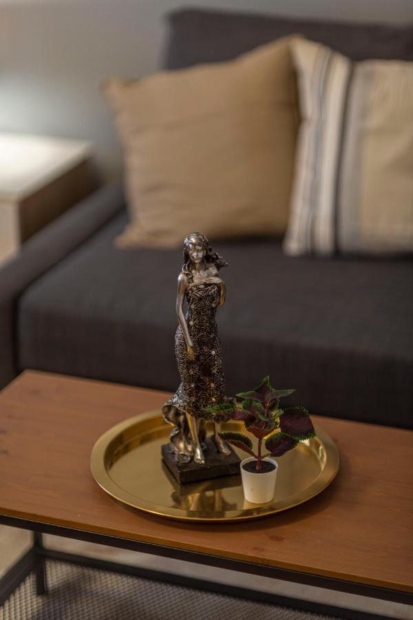 Spacious & Cozy Downtown Apartment With Balcony Budapest Extérieur photo